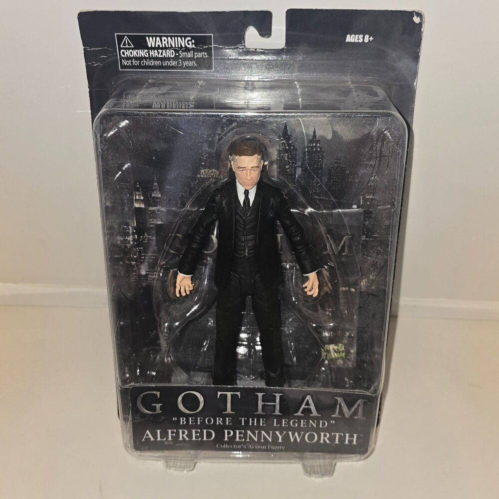 Diamond Select Gotham TV Series  Alfred Pennyworth